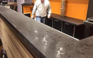 Salle de restaurant rénovée