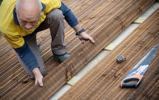 pose lattes terrasse en bois